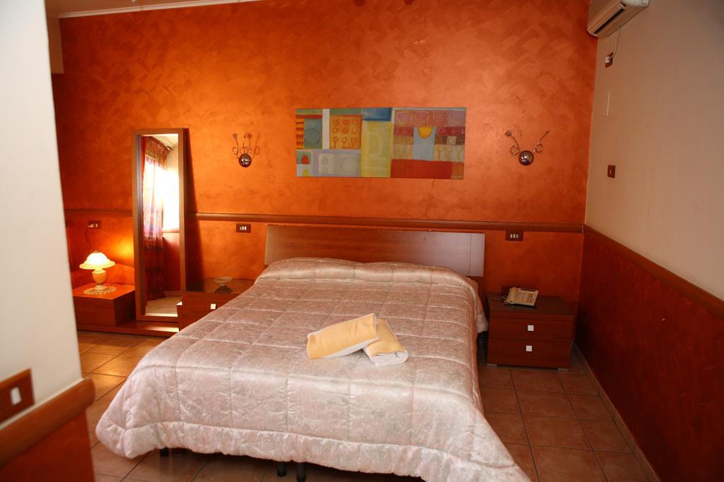 Meridiano Hotel Naples Room photo